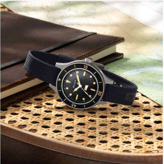 Bulova 98A266 Archive Series MIL-SHIPS-W-2181 Horloge